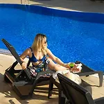 Oscar Seaside & By Club Aquarium Hotel