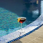 Oscar Seaside & By Club Aquarium Hotel