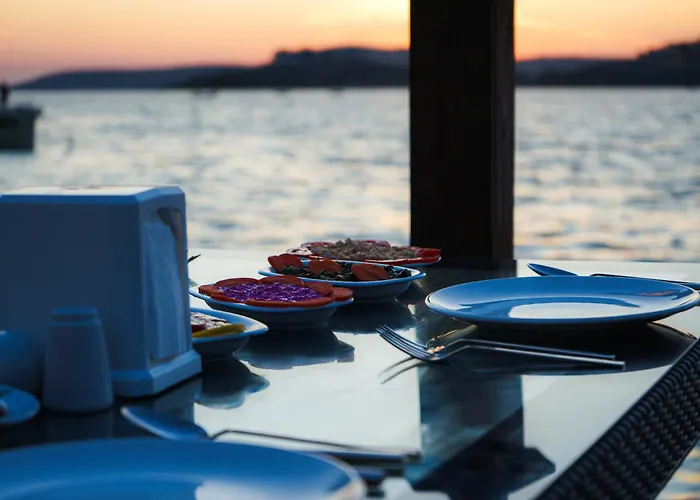 Otel Oscar Seaside & By Club Aquarium Güvercinlik