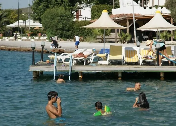 Otel Oscar Seaside & By Club Aquarium Güvercinlik