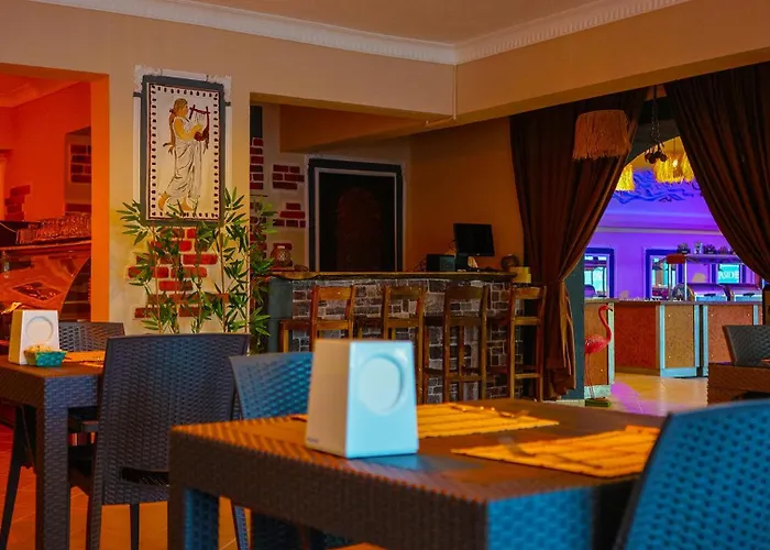 Oscar Seaside & By Club Aquarium Hotel