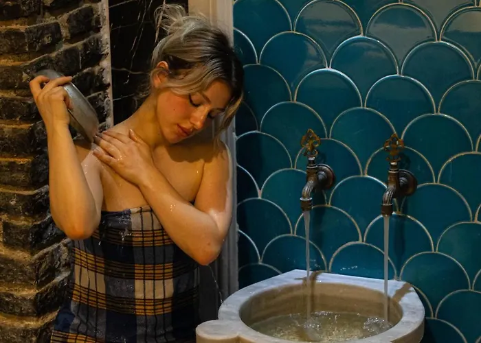 Oscar Seaside & By Club Aquarium Hotel 4*