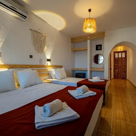 Club Aquarium & Otel 3*