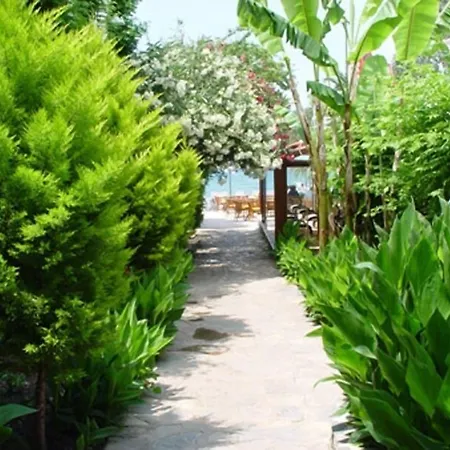 Oscar Seaside & By Club Aquarium Hotel 4*