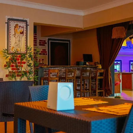 Oscar Seaside & By Club Aquarium Hotel