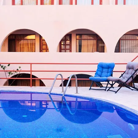 Oscar Seaside & By Club Aquarium Hotel 4*