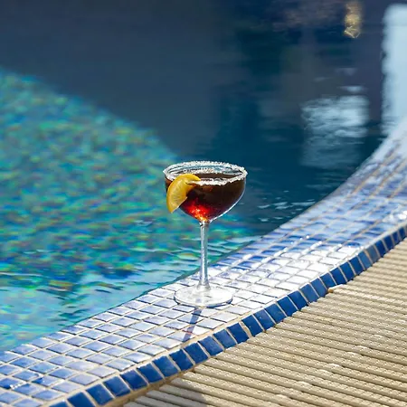 Oscar Seaside & By Club Aquarium Hotel