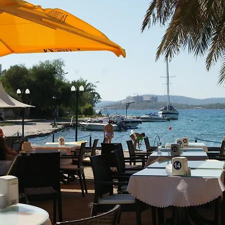 Szálloda Oscar Seaside & 4*