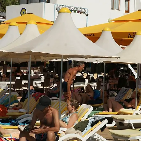 Oscar Seaside & Szálloda