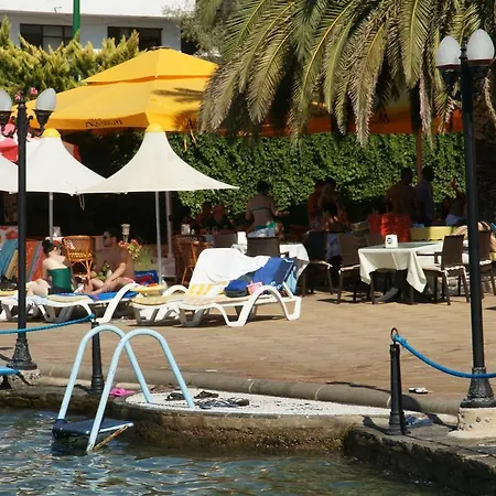 Oscar Seaside & Szálloda 4*