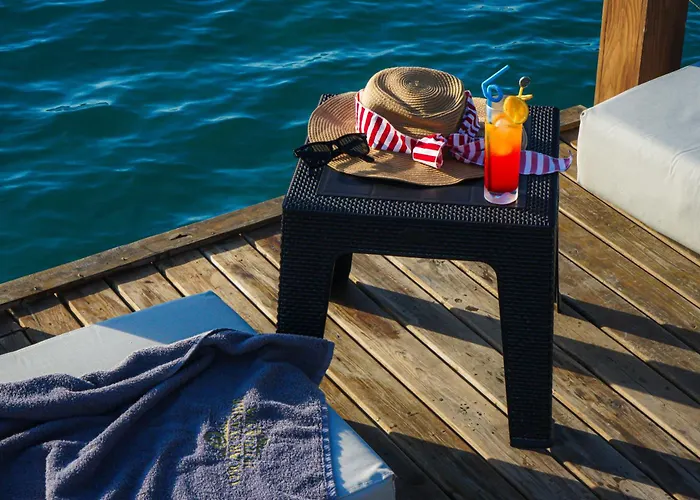 Oscar Seaside & By Club Aquarium Hotel 4*