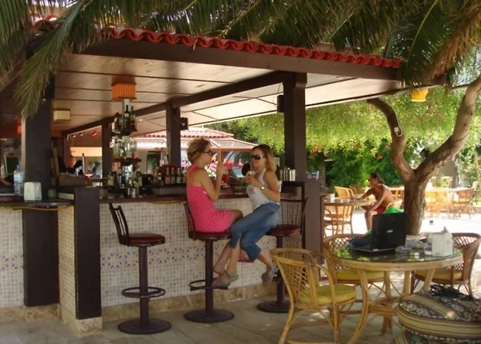 Oscar Seaside & By Club Aquarium Hotel