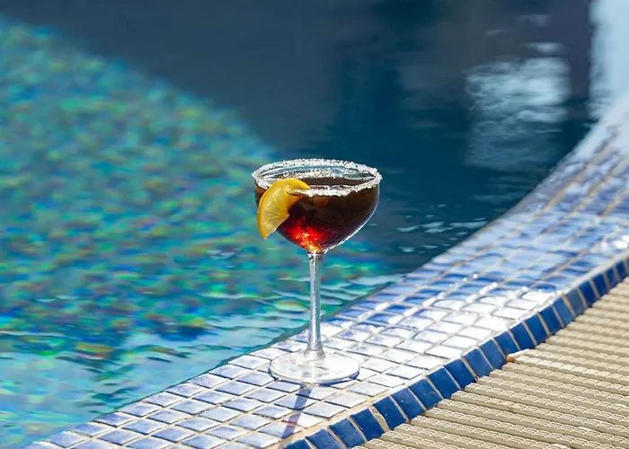 Oscar Seaside & By Club Aquarium Hotel